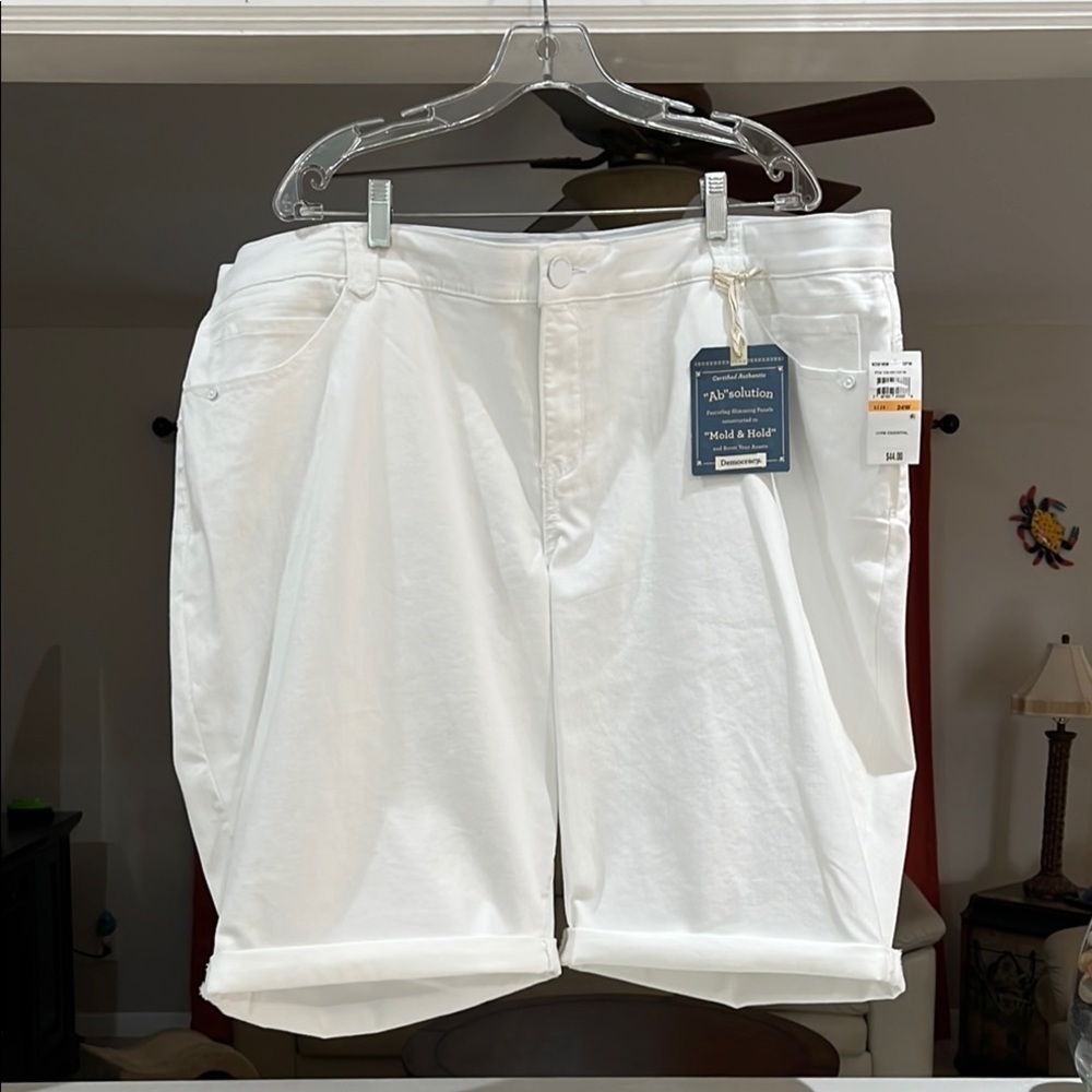 NWT Democracy Ab Solution White Denim Shorts Women’s Plus Size 24W